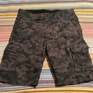 Southpole Mens Camo Cargo Shorts Size 40‎ Authentic Collection Casual Utility